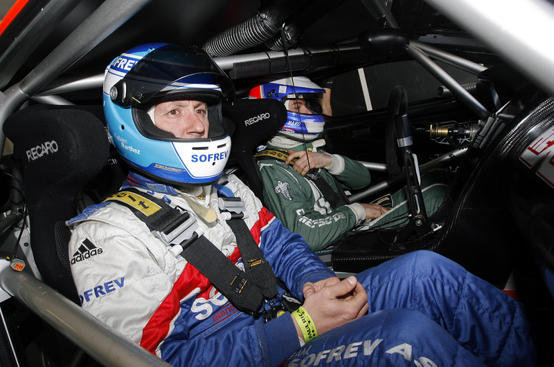 Illustration for article titled 2009 FIA GT Racers Trot Out For Spring Testing In France